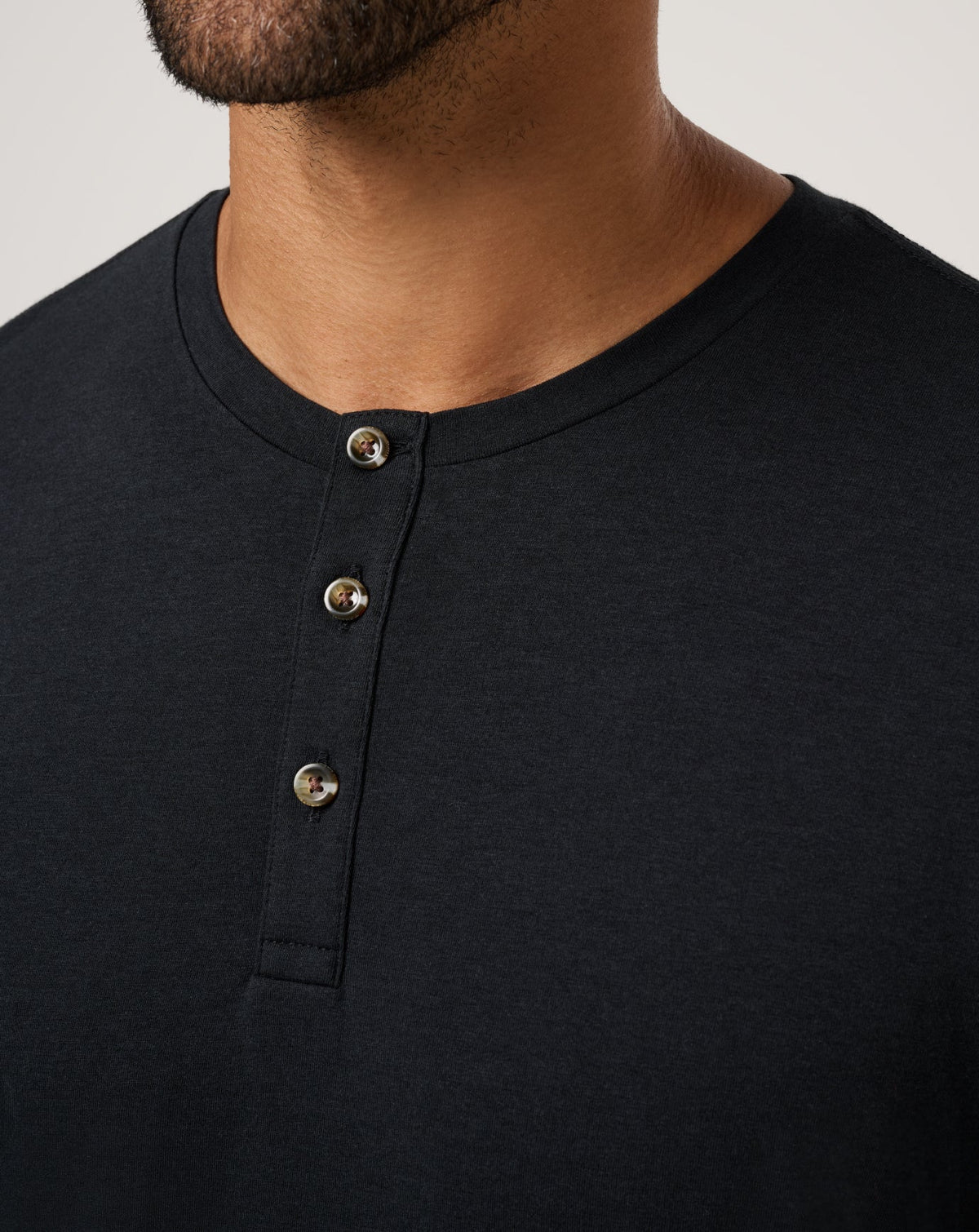 TravisMathew | Cloud Henley Tee - Black
