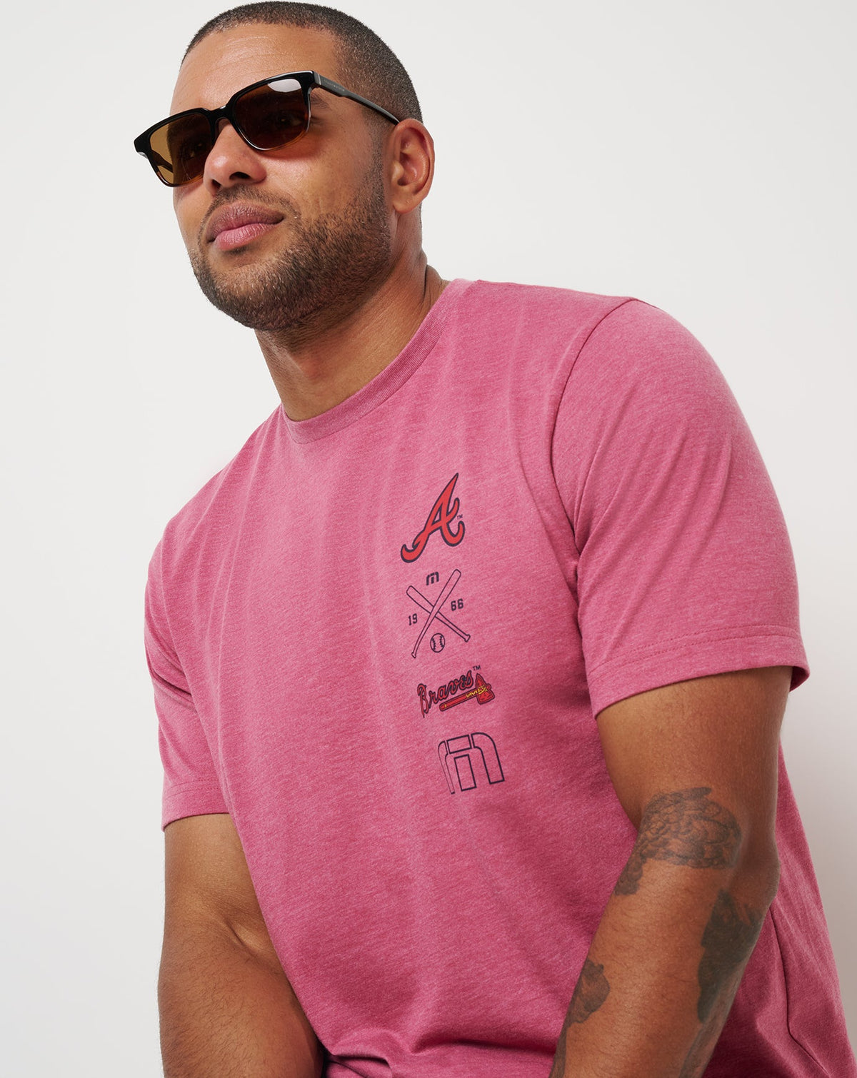 TravisMathew | Atlanta Braves Sunset Slam 2.0 Tee - Heather Red