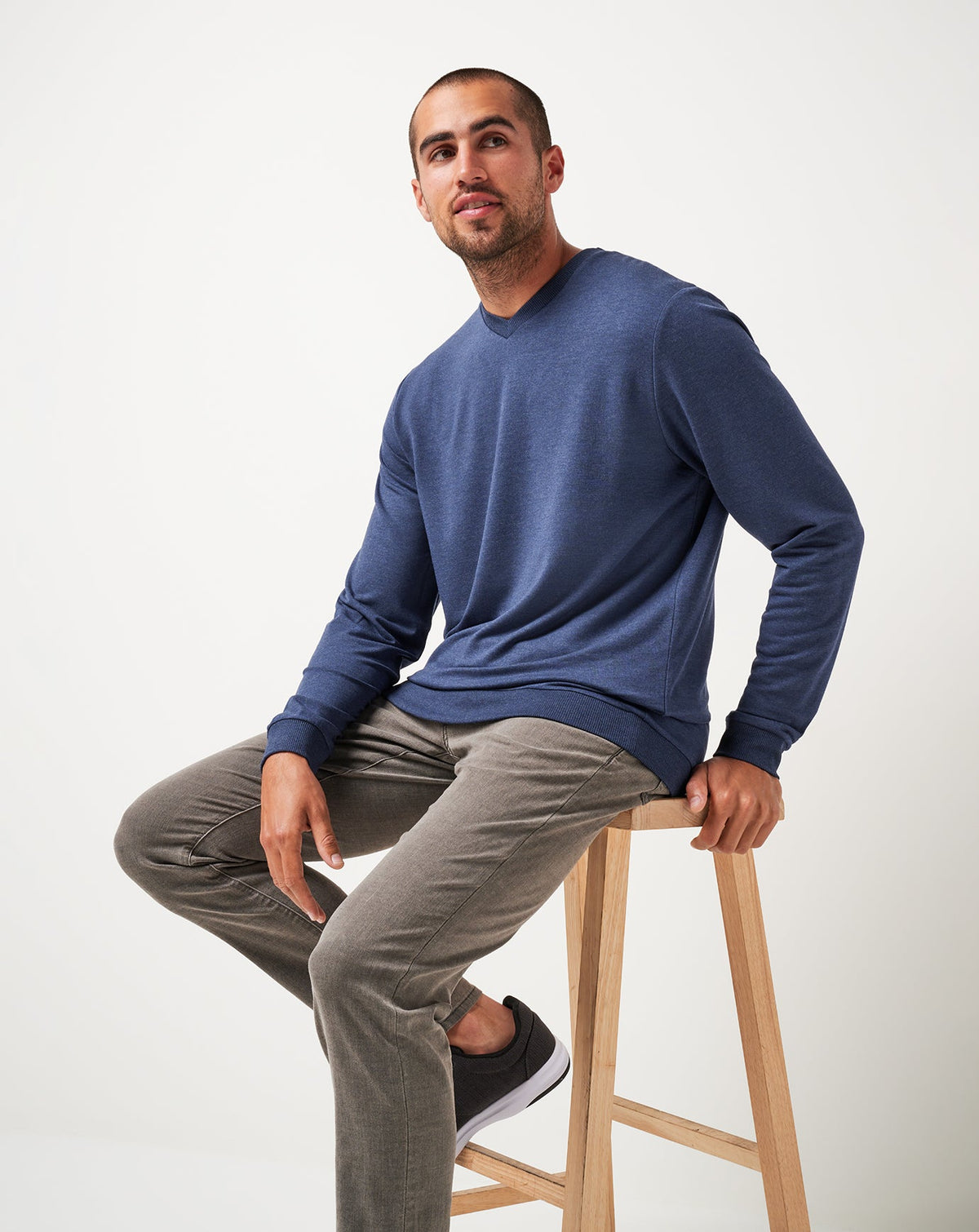 TravisMathew | Amenities V-Neck Crew - Heather Blue Nights