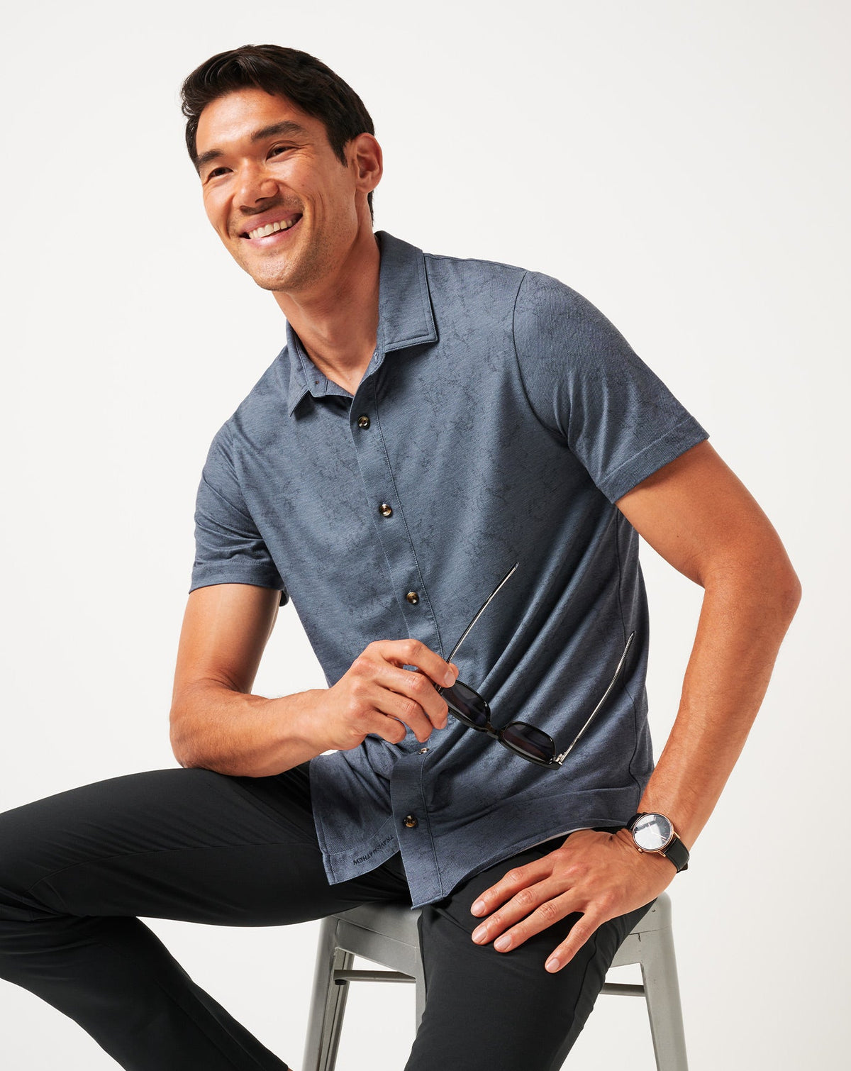 TravisMathew | Knit Featherweight Tides Button-Up - Mood Indigo/Vintage Indigo