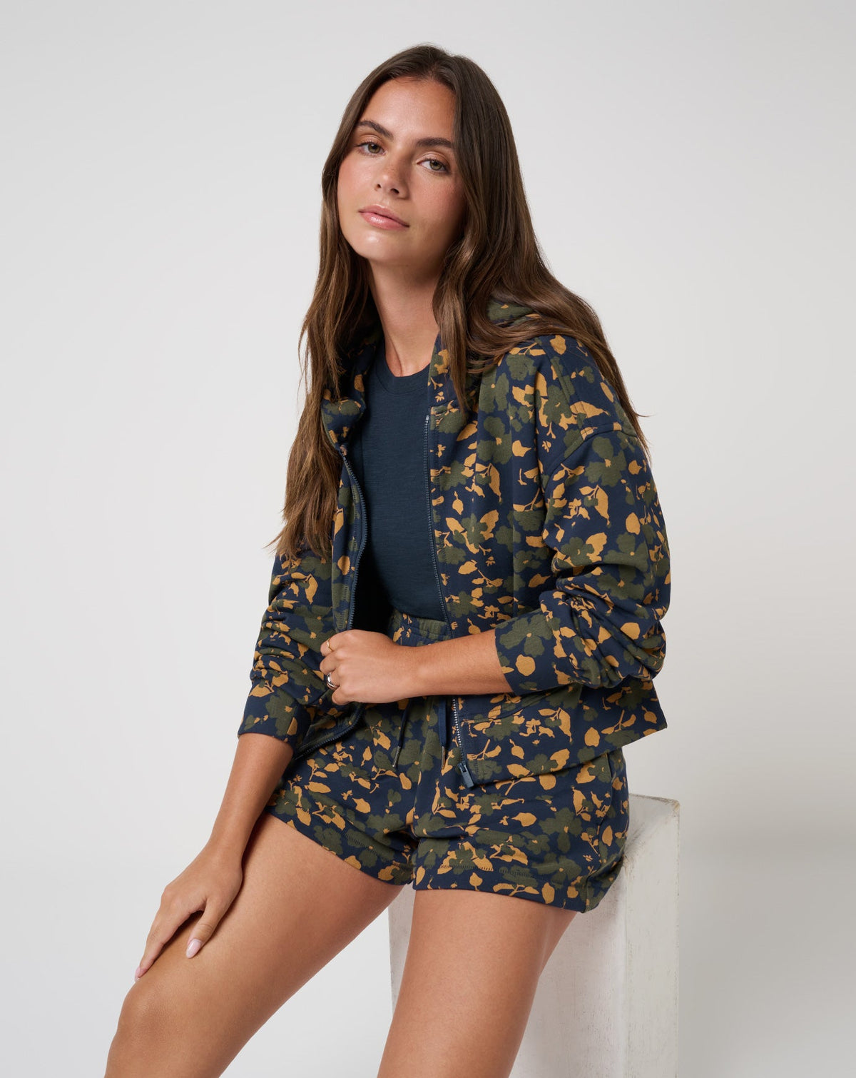 TravisMathew | Cloud Fleece Printed Hoodie - Navy Blazer Floral Multi