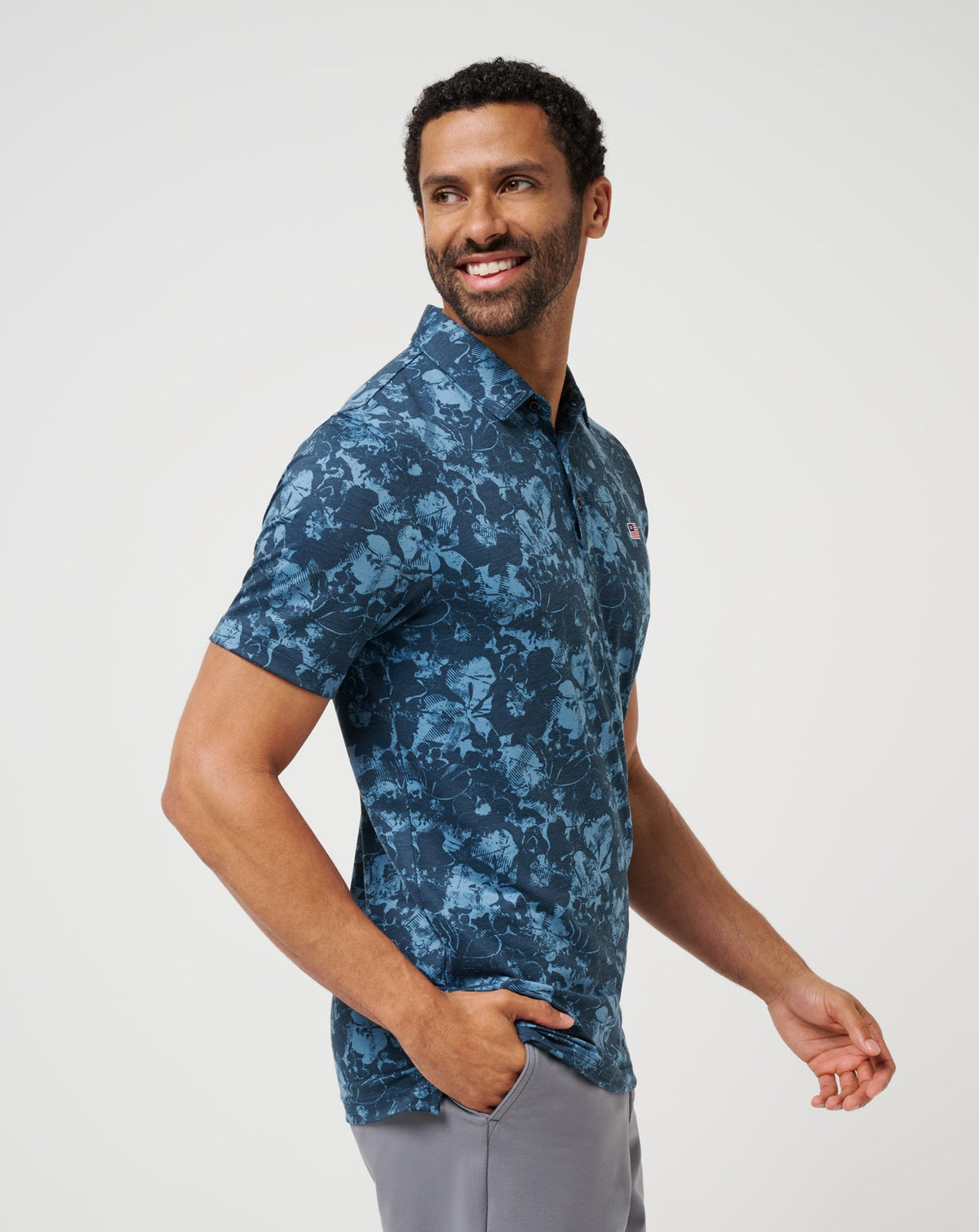 TravisMathew | Featherweight Poolside Paradise Polo - Total Eclipse