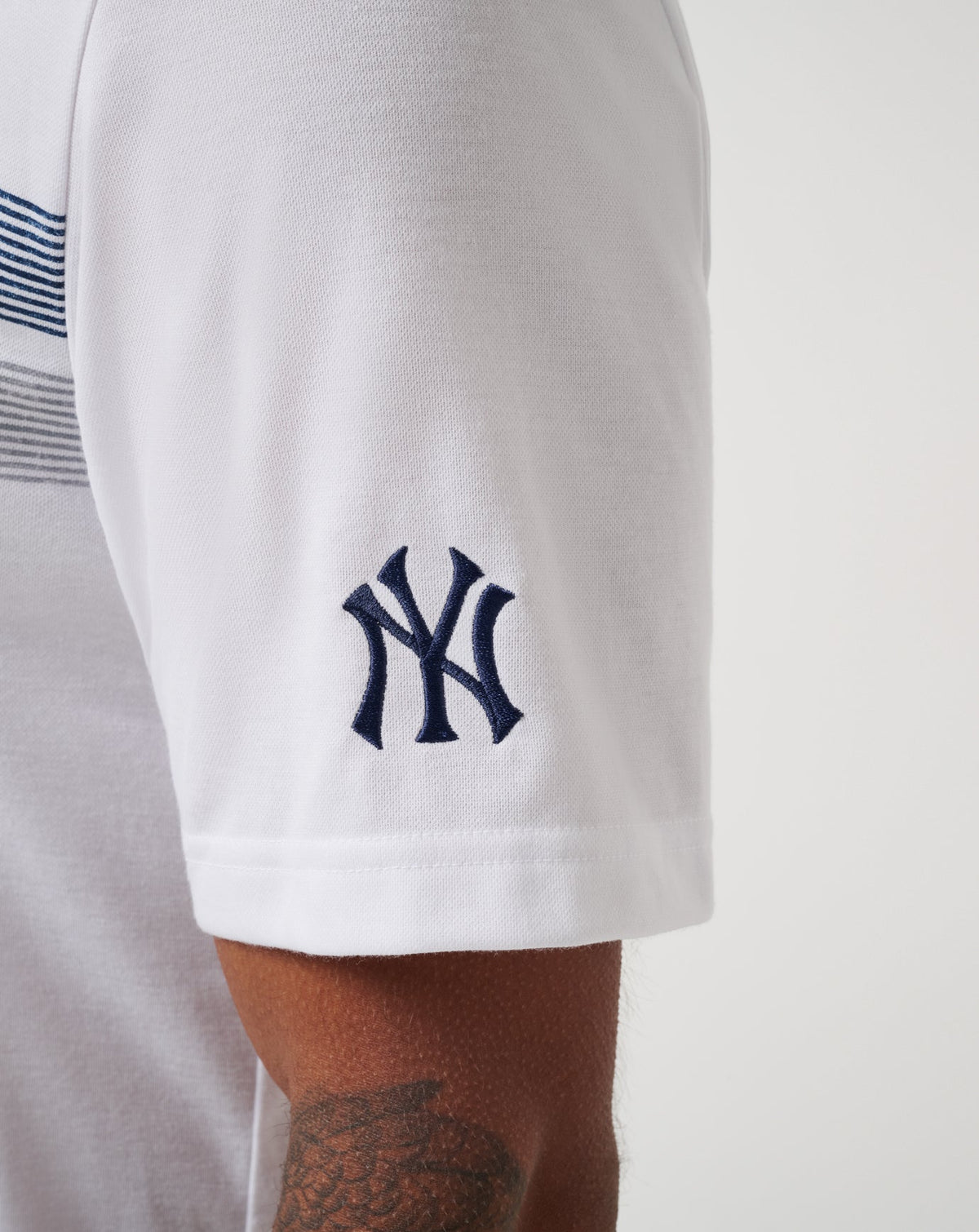 TravisMathew | New York Yankees Top Recruit Polo - White