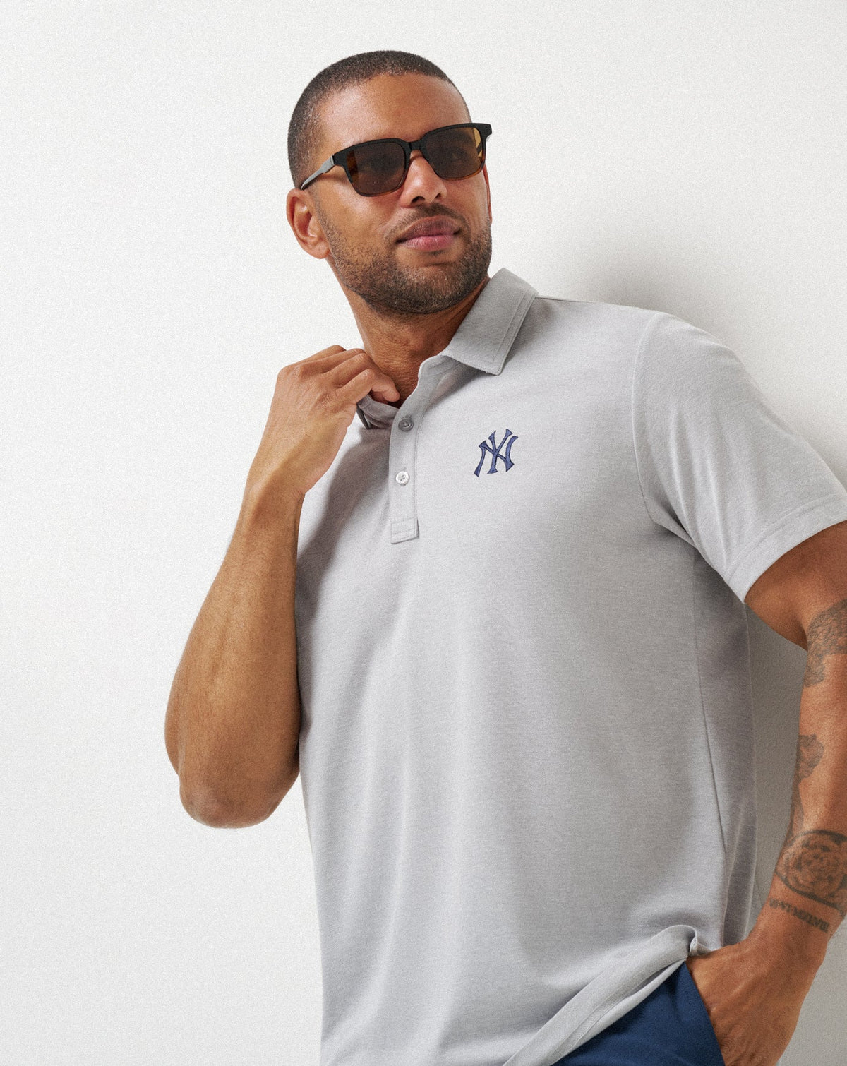 TravisMathew | New York Yankees Playoff Pitch Polo - Heather Grey