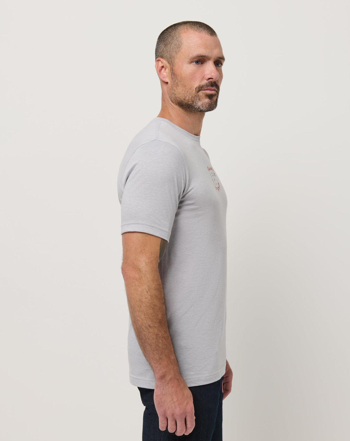 TravisMathew | Short Layover Tee - Heather Light Grey