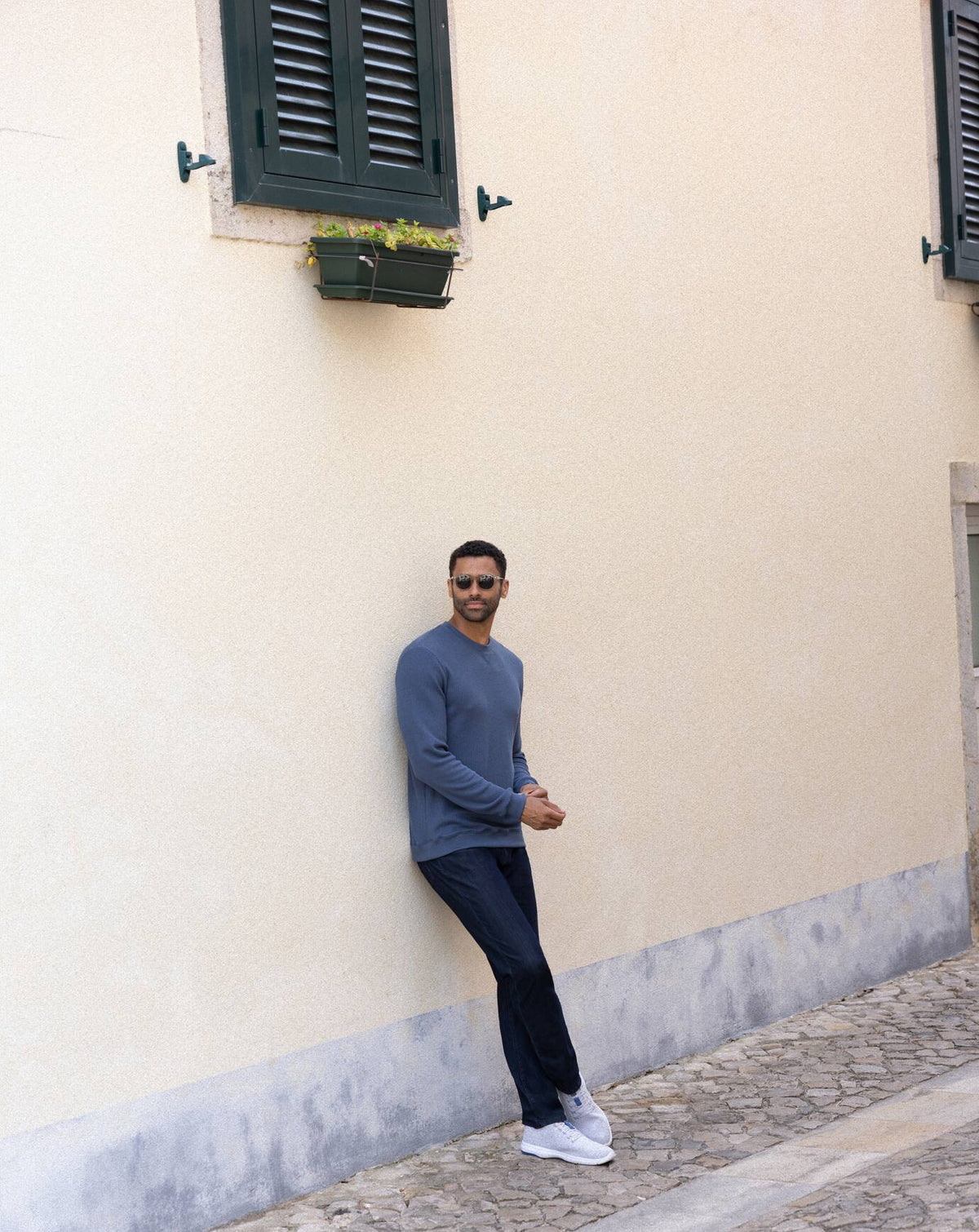 TravisMathew | Nonrev Long Sleeve Crew - Mood Indigo/Vintage Indigo