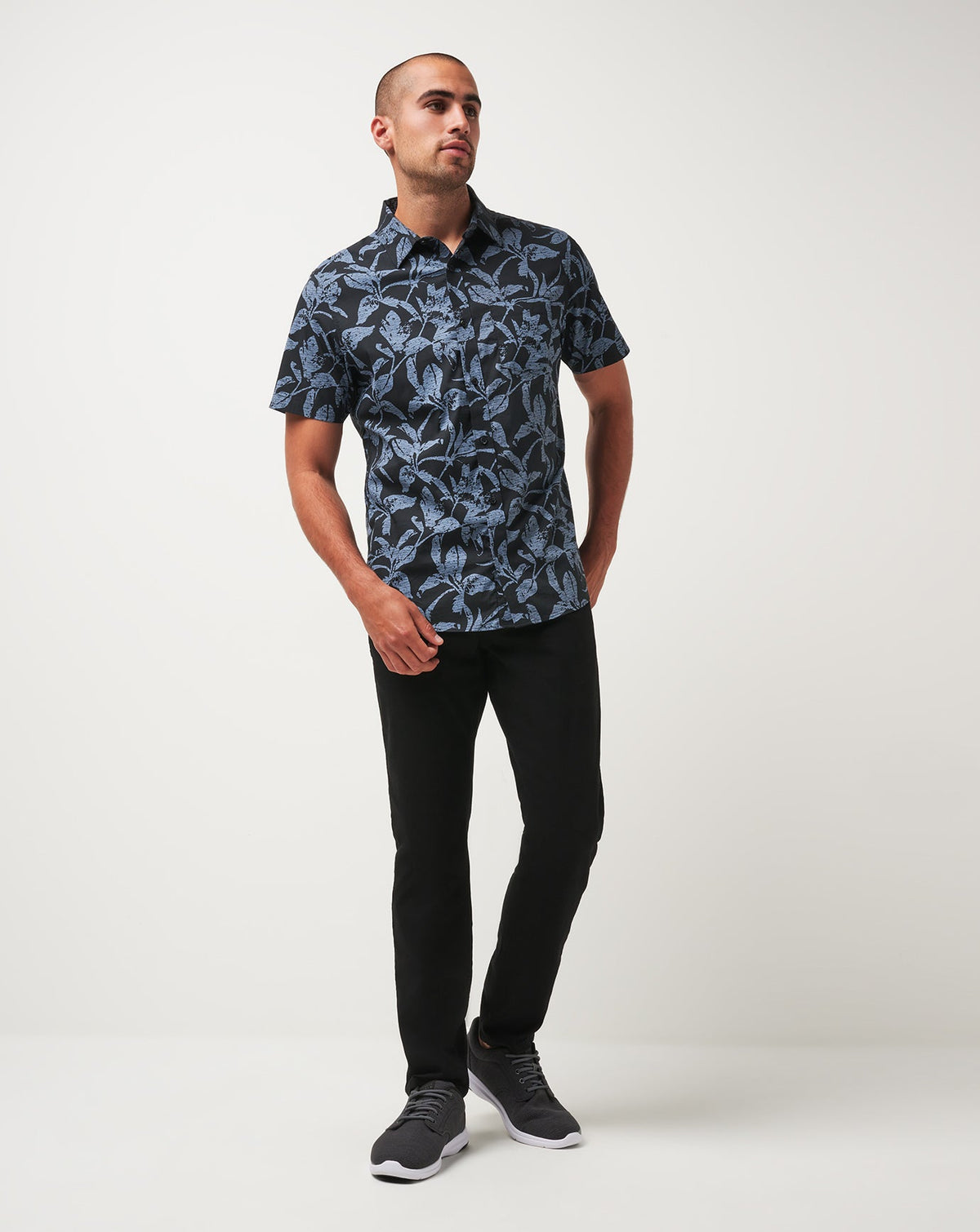 TravisMathew | Photo Finish Button-Up - Black