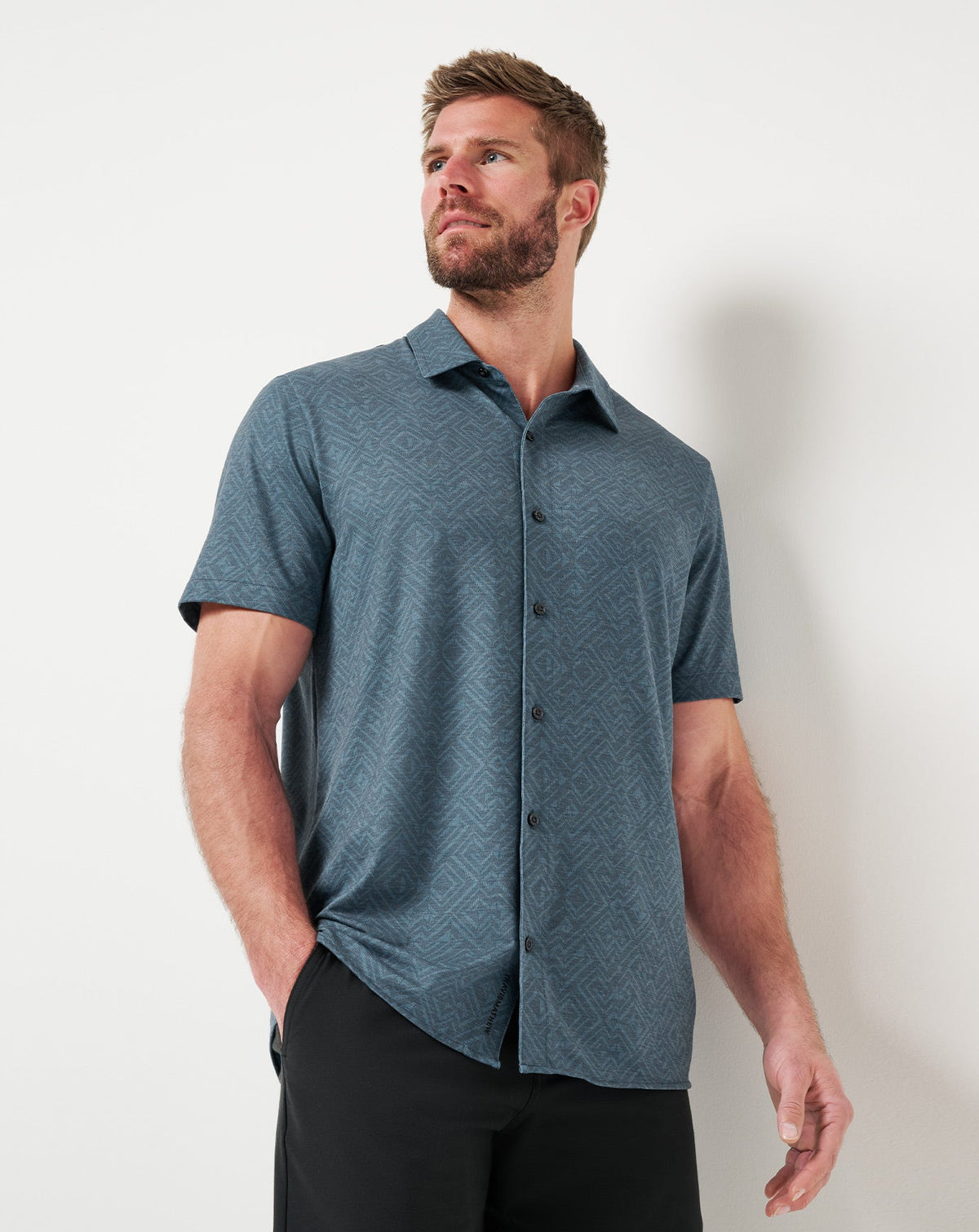 TravisMathew | Knit Featherweight Night Button-Up - Mood Indigo/Vintage Indigo