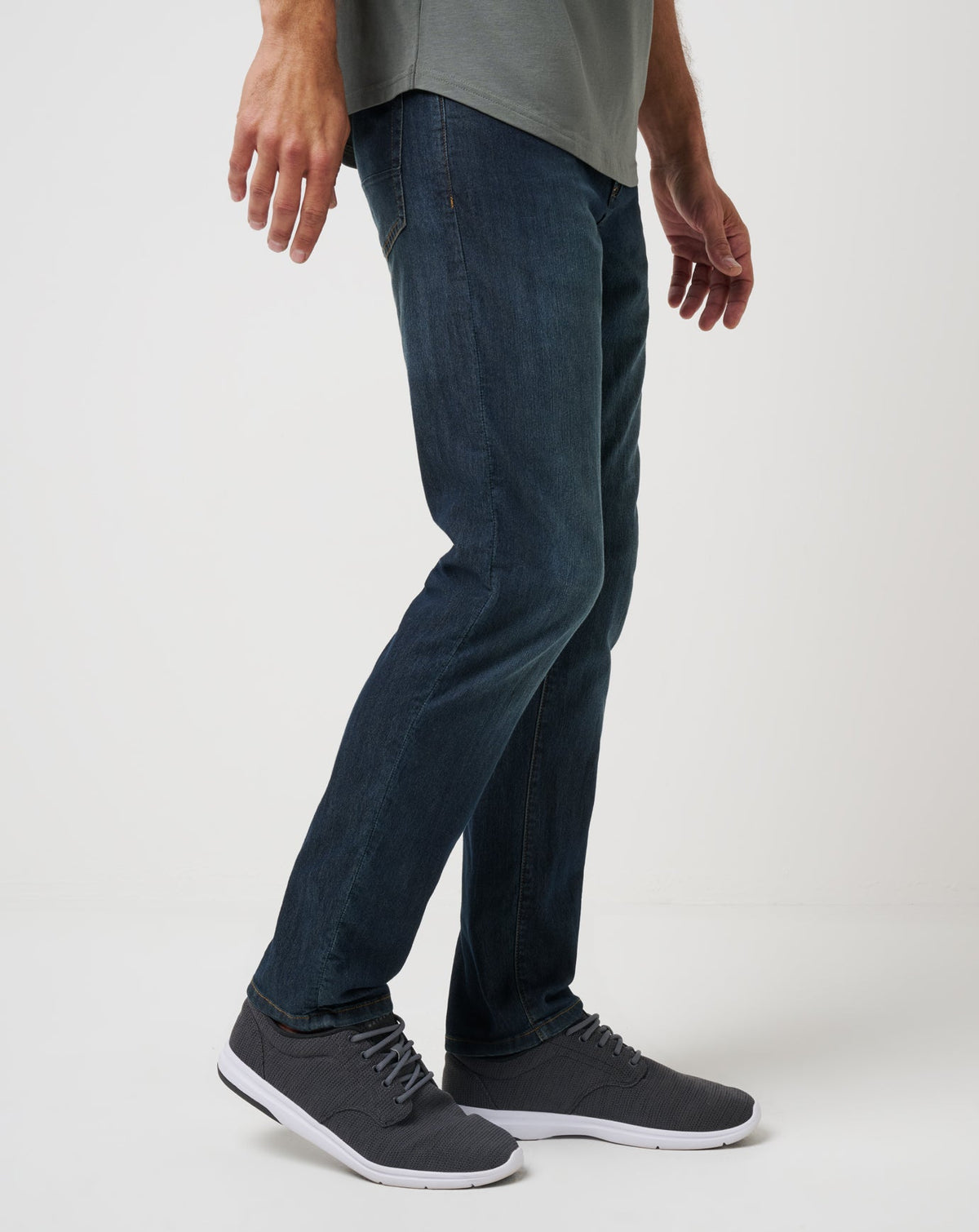 TravisMathew | Legacy Featherweight Jeans - Indigo