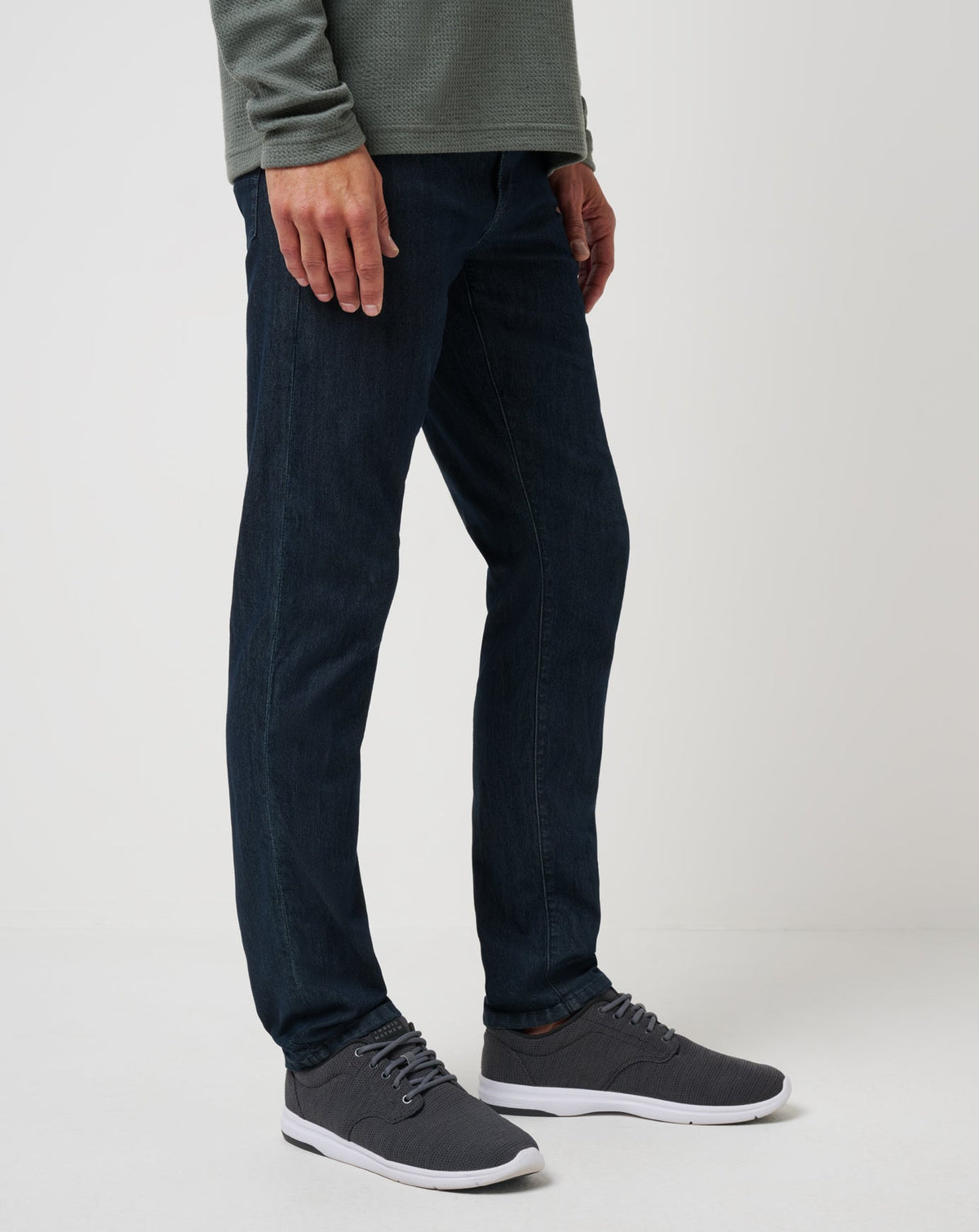 TravisMathew | Legacy Featherweight Jeans - Dark Denim