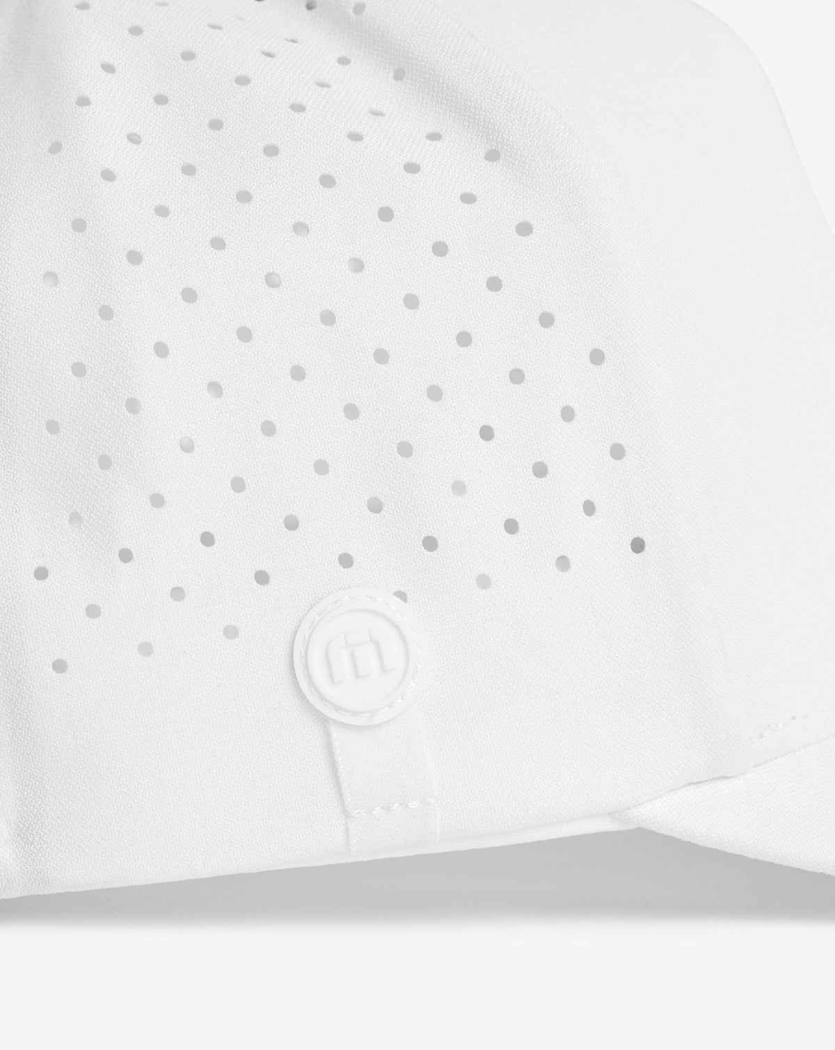 TravisMathew | On Target Snapback Hat - White