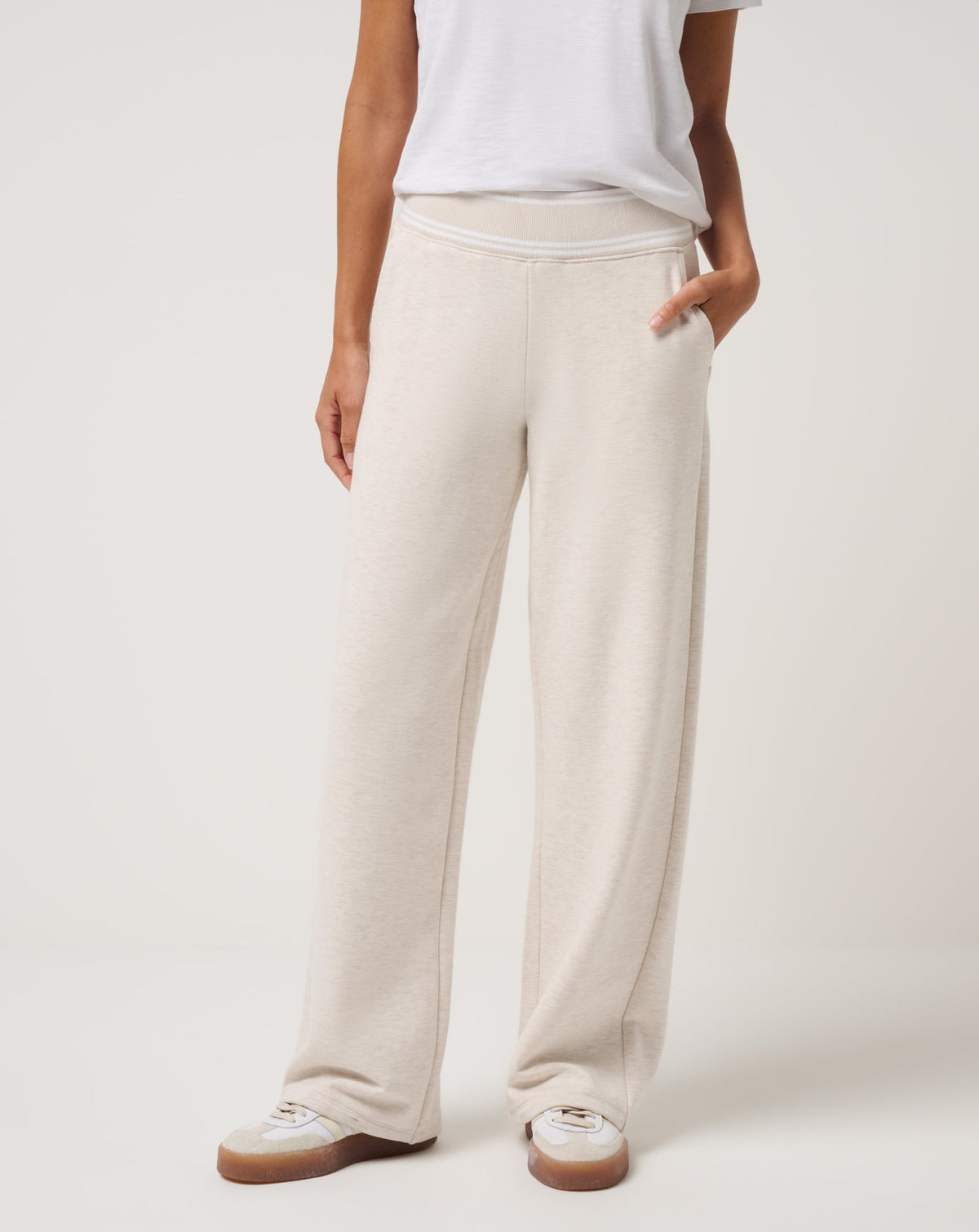 TravisMathew | Cloud Fleece Clubside Wide Leg Pant - Heather Brazillian Sand