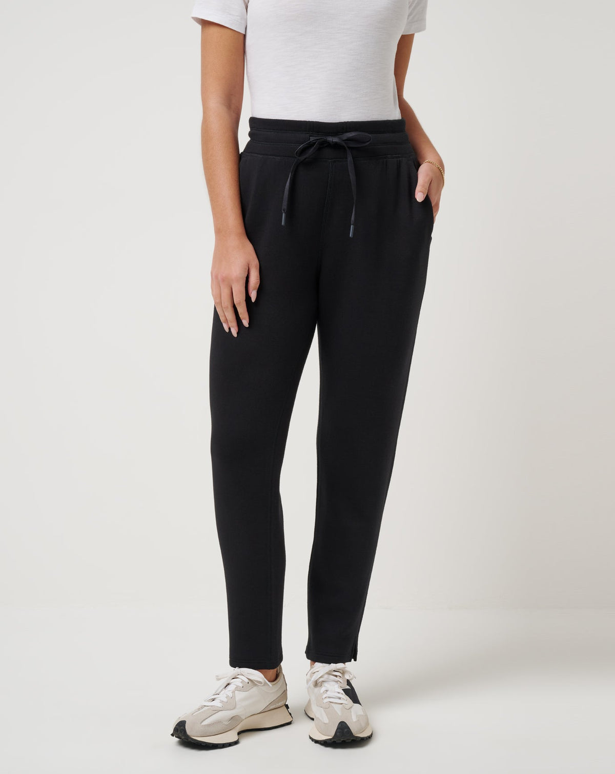 TravisMathew | Skyloft Soft Ankle Pant - Black