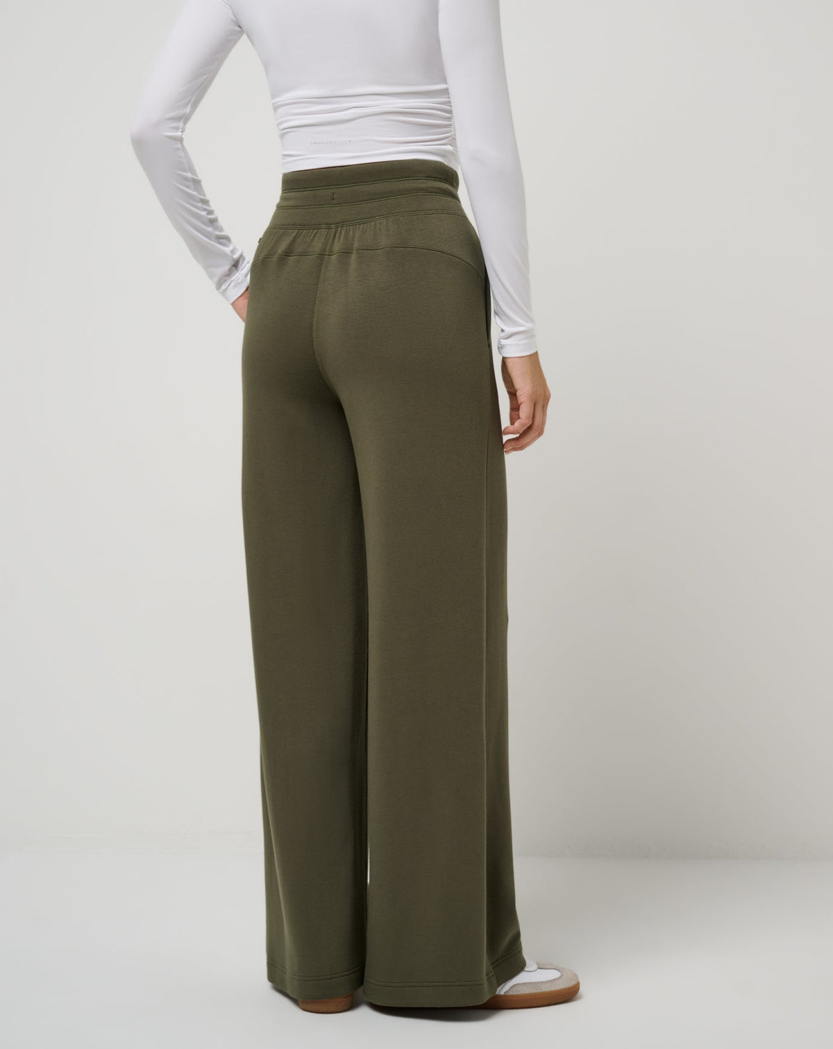 TravisMathew | Skyloft Soft Wide Leg Pant - Grape Leaf