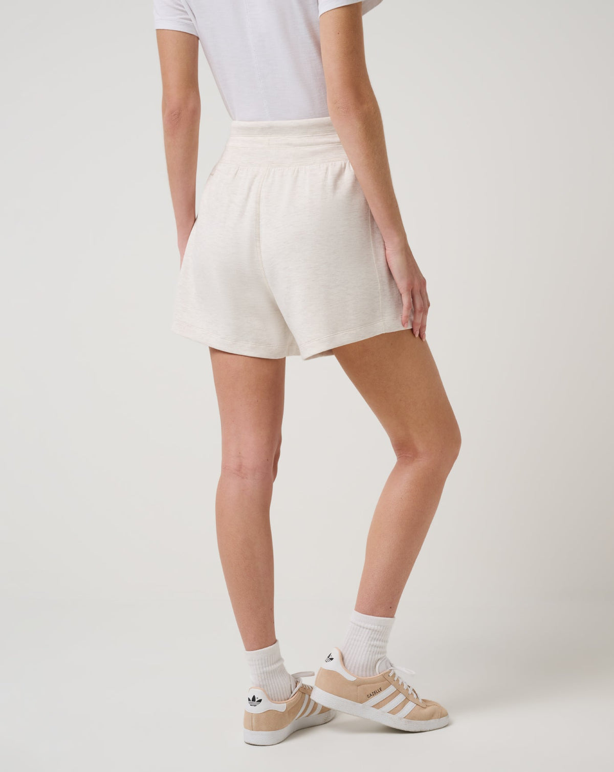 TravisMathew | Skyloft Soft Tie Short - Heather Brazillian Sand